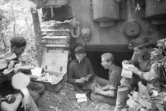 Russia_rastende_Panzersoldaten_1