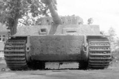 Tiger_I_in_Paderborn_1945_Panzertruppenschule_SS-Brigade_Westfalen