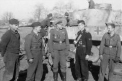 Tiger_Russia_Manner_der_SS-Division_Das_Reich_photo