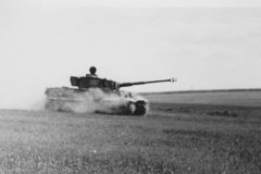 Tiger_tank_in_combat