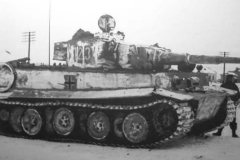 Tiger_tank_number_123_winter_camo