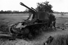 Knocked_out_Wespe_Normandy_1944