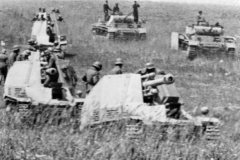 battery_of_Wespe_howitzers_supporting_German_forces